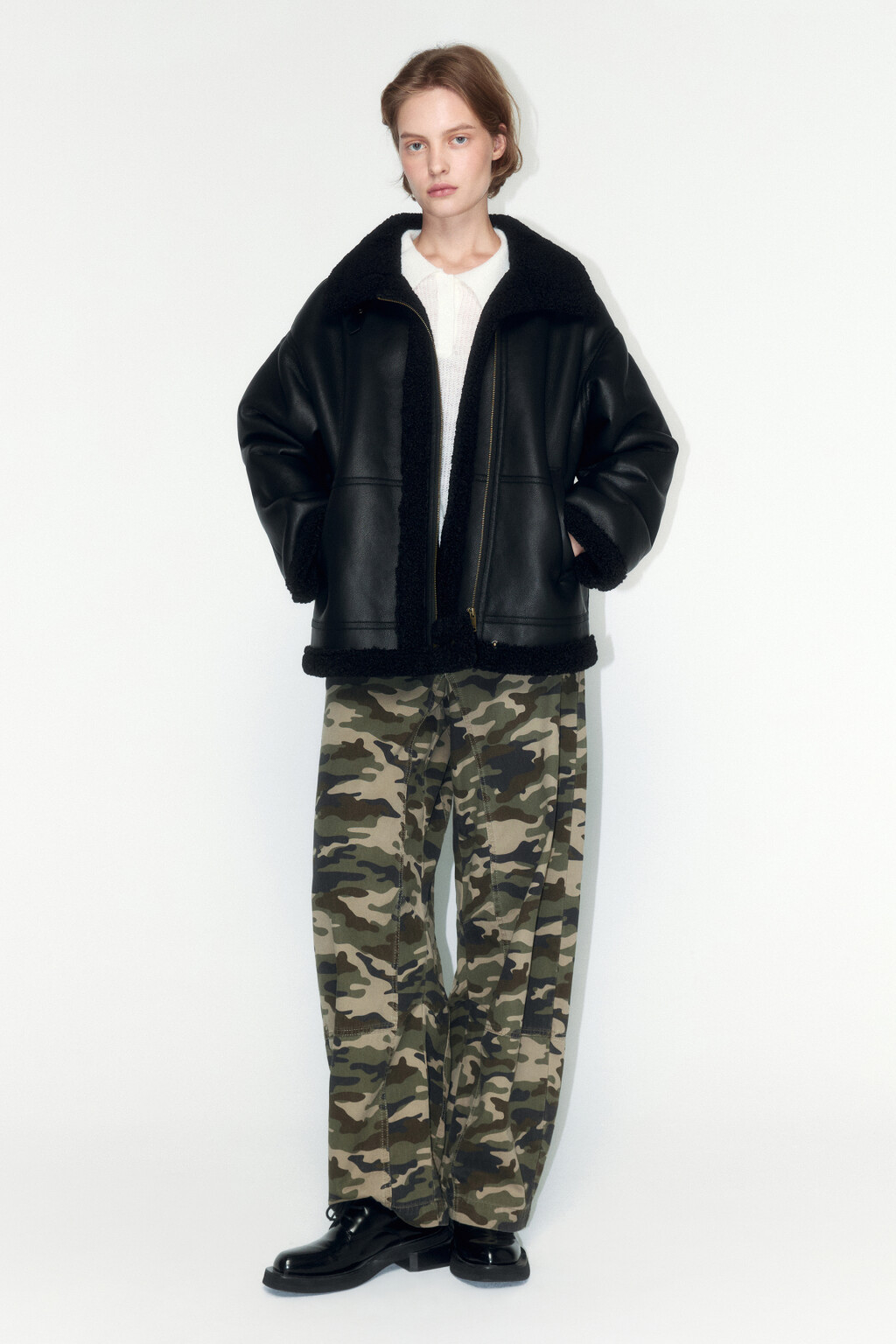 Дубленка-авиатор с ремешками на воротнике - цвет черный - 5