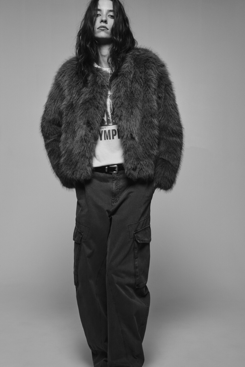 Шуба укороченная из искусственного меха с ворсом - цвет серый - 2