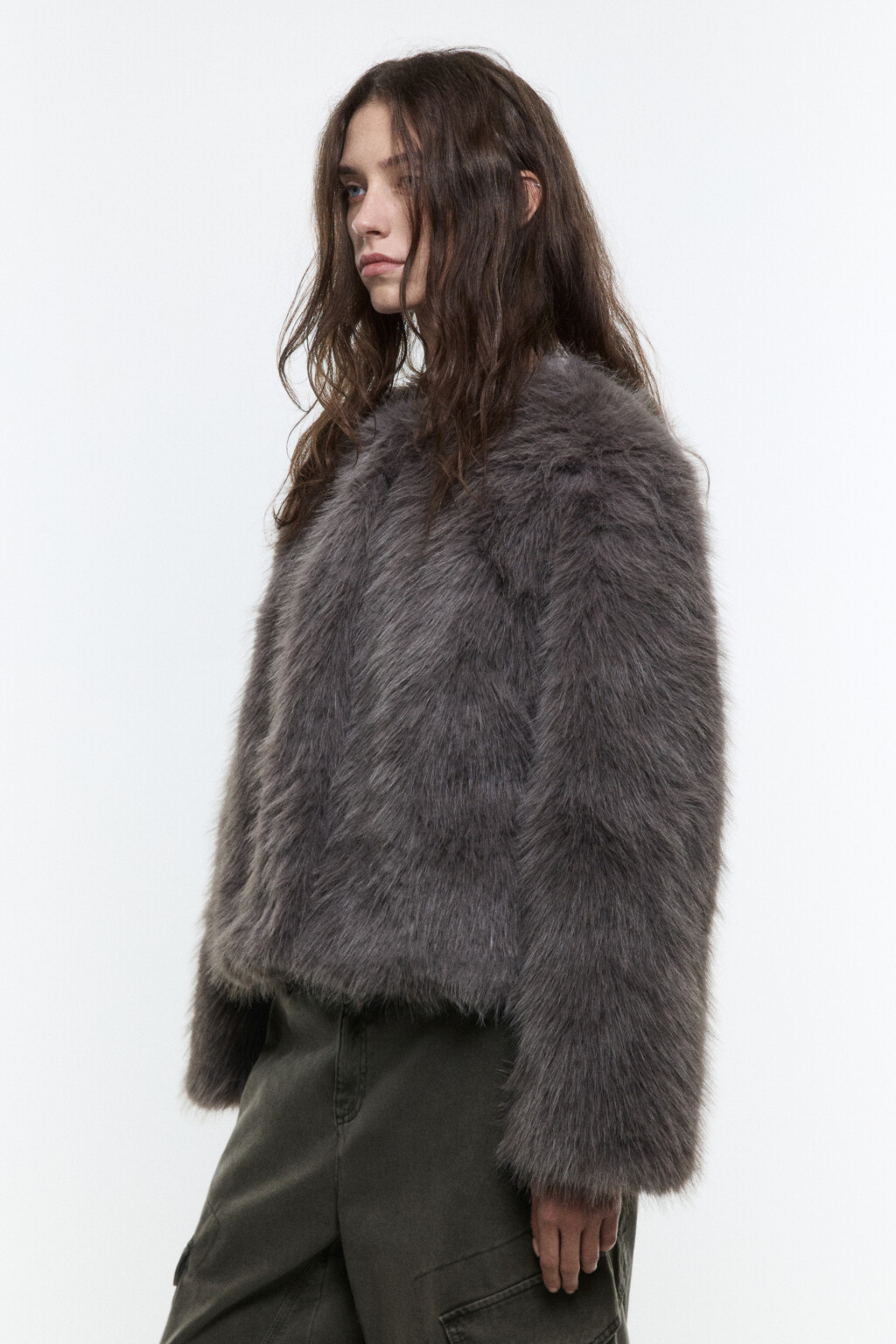 Шуба укороченная из искусственного меха с ворсом - цвет серый - 4