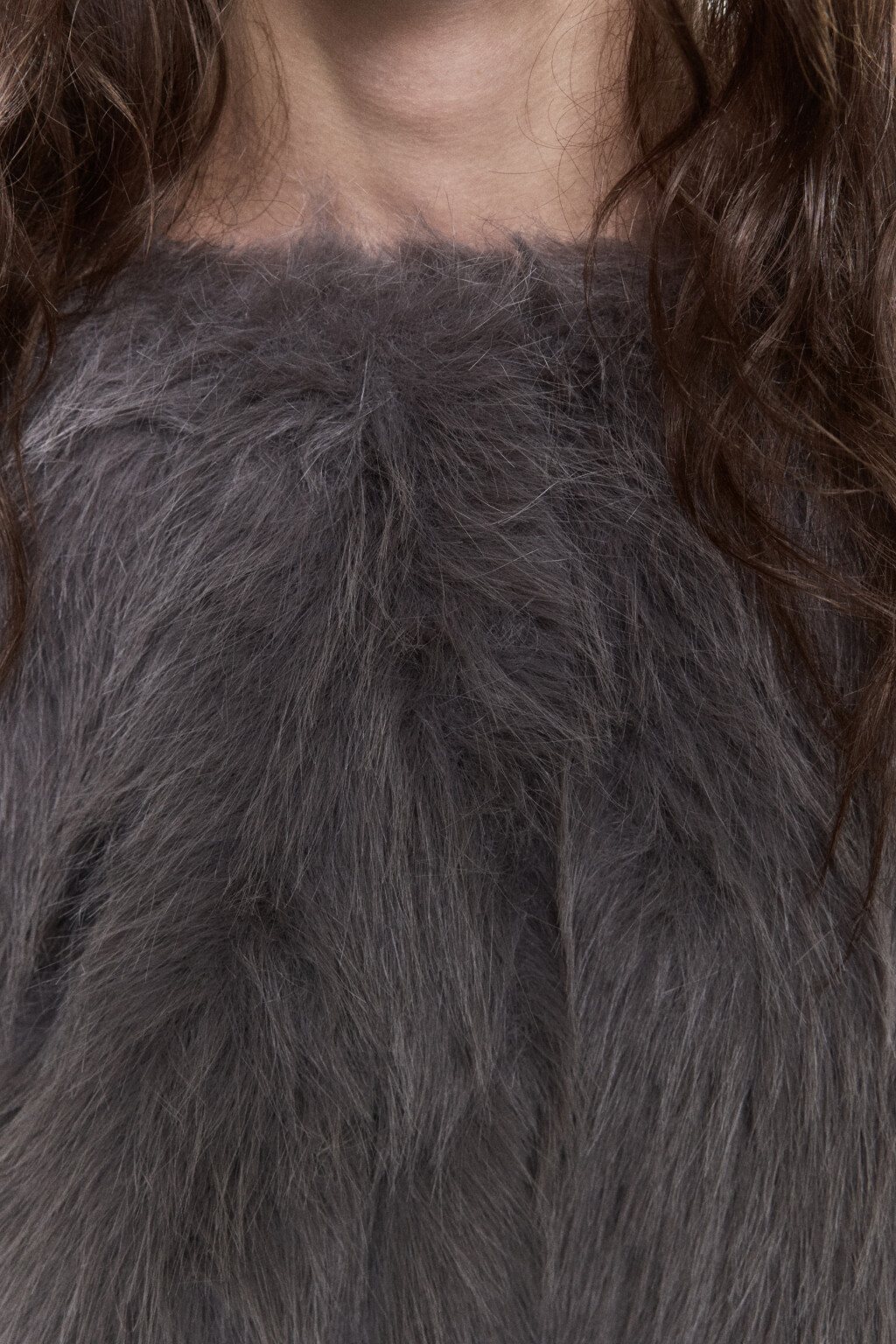 Шуба укороченная из искусственного меха с ворсом - цвет серый - 7