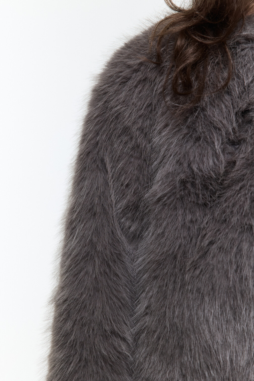 Шуба укороченная из искусственного меха с ворсом - цвет серый - 8