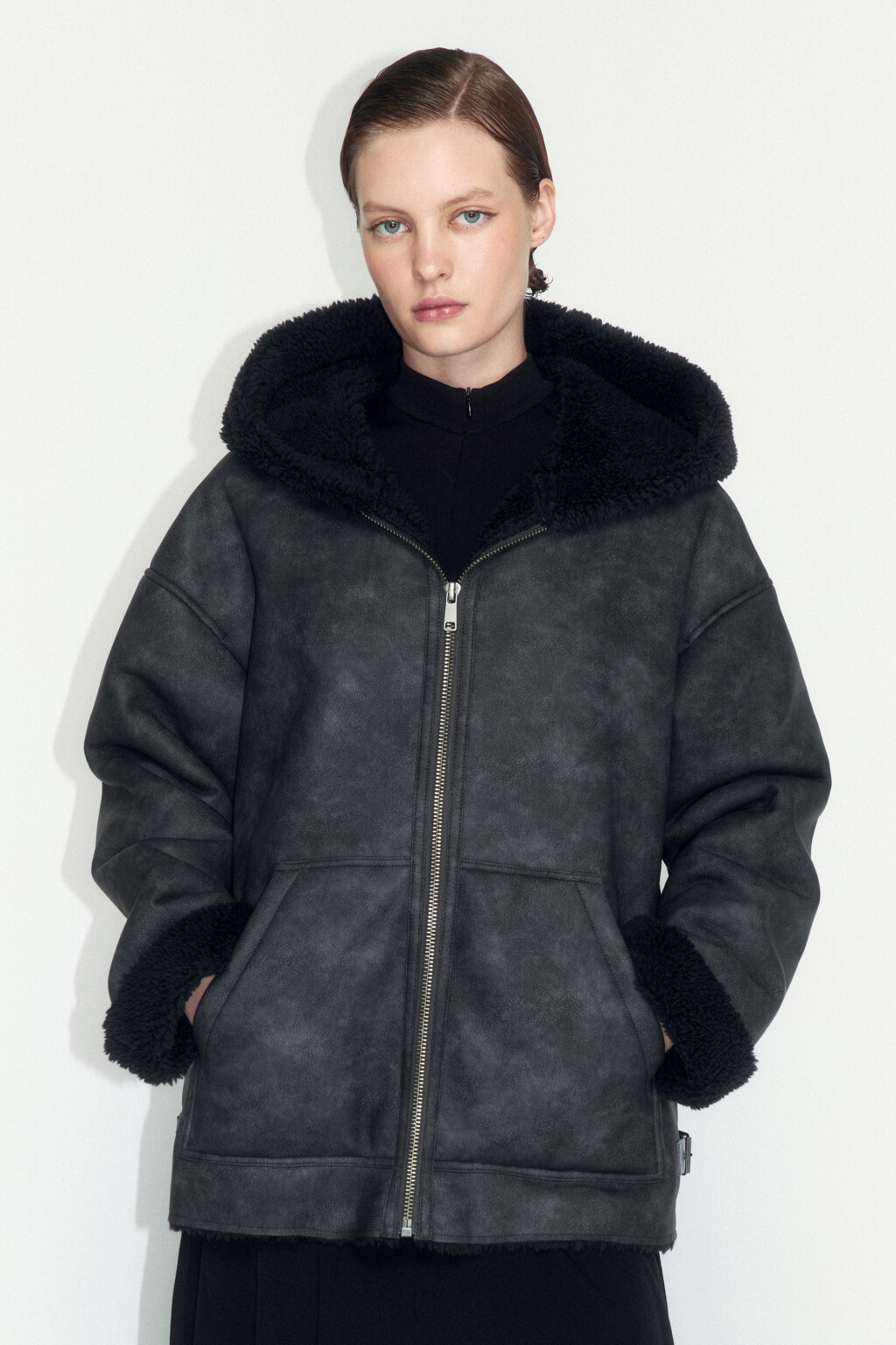 Куртка-дубленка с вареным эффектом и капюшоном - цвет серый - 2