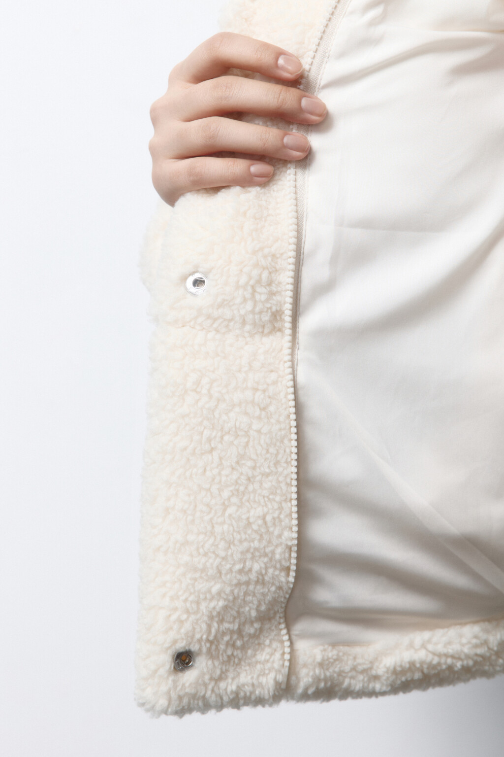 Куртка стеганая укороченная с меховой фактурой - цвет молочный - 8