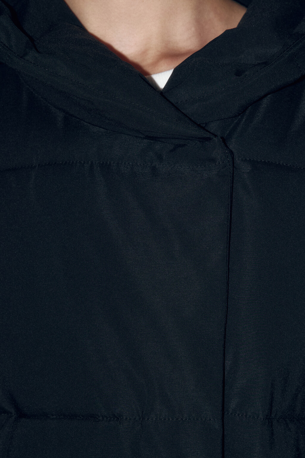 Куртка стеганая с капюшоном и поясом - цвет черный - 6