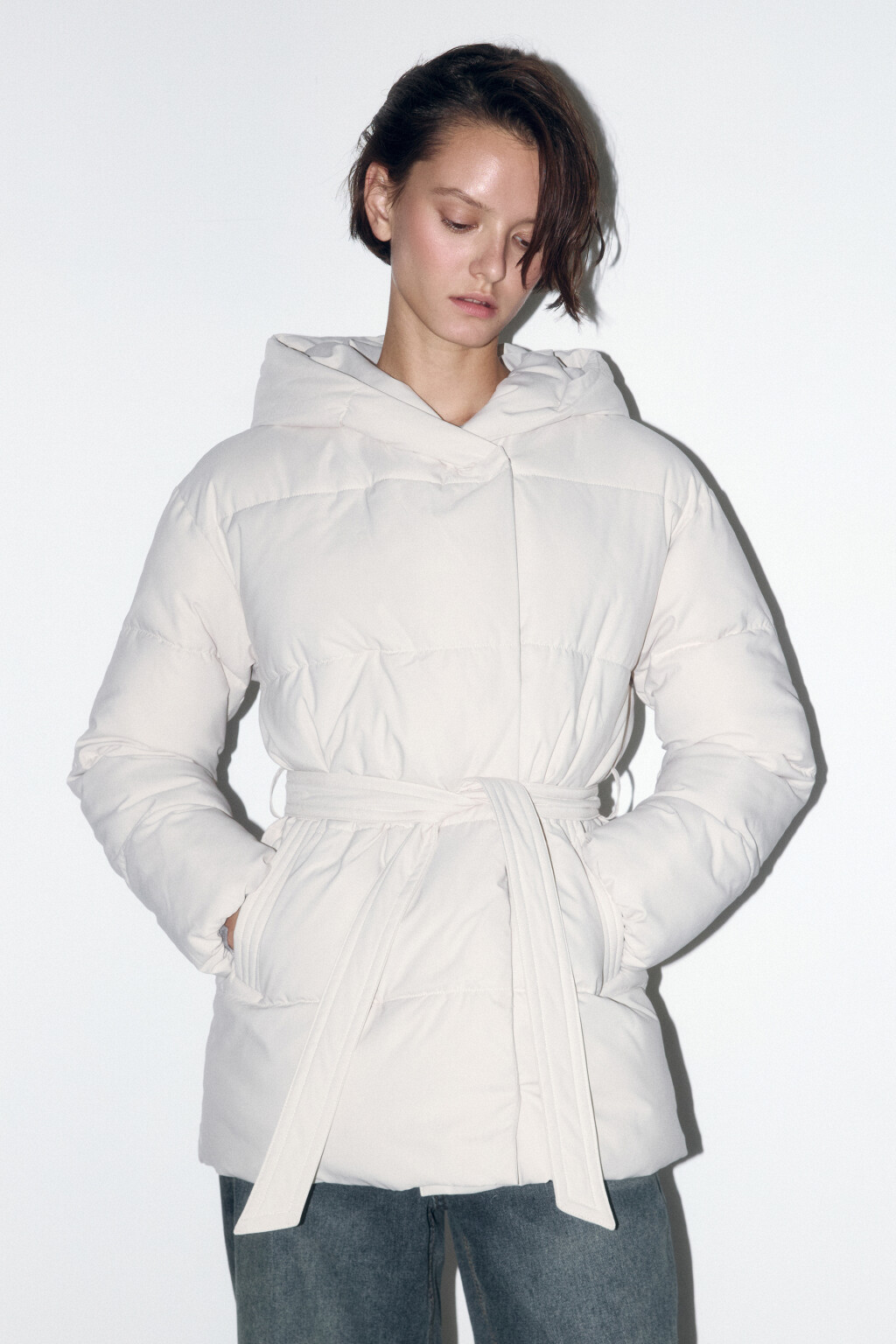 Куртка стеганая с капюшоном и поясом - цвет молочный - 3