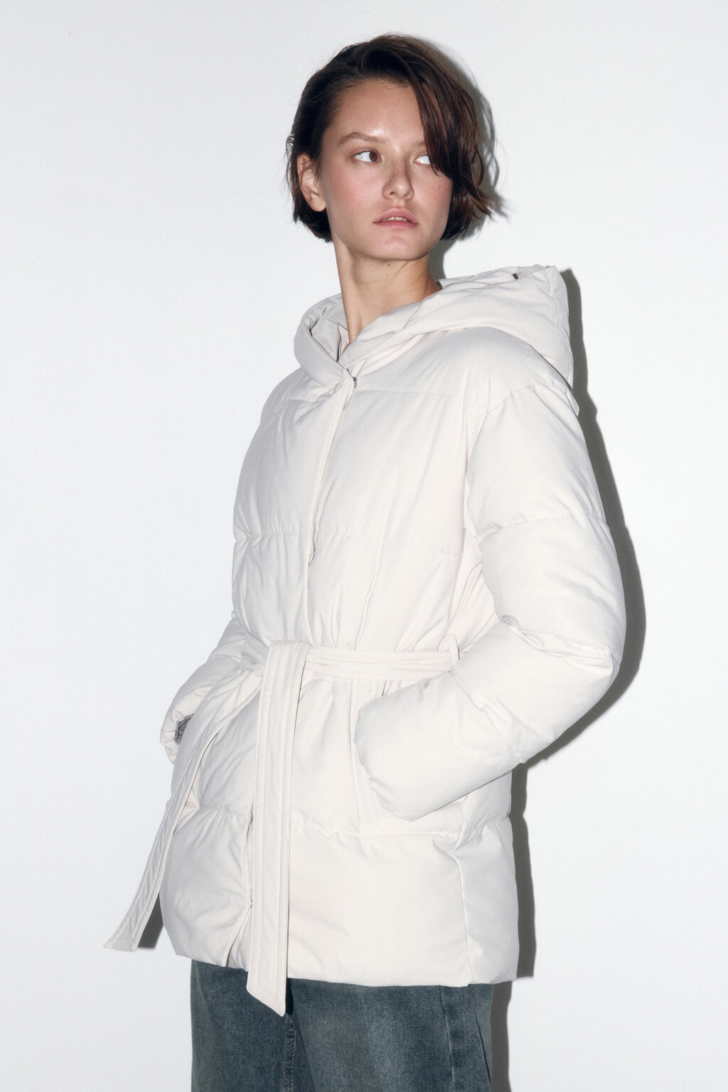 Куртка стеганая с капюшоном и поясом - цвет молочный - 4