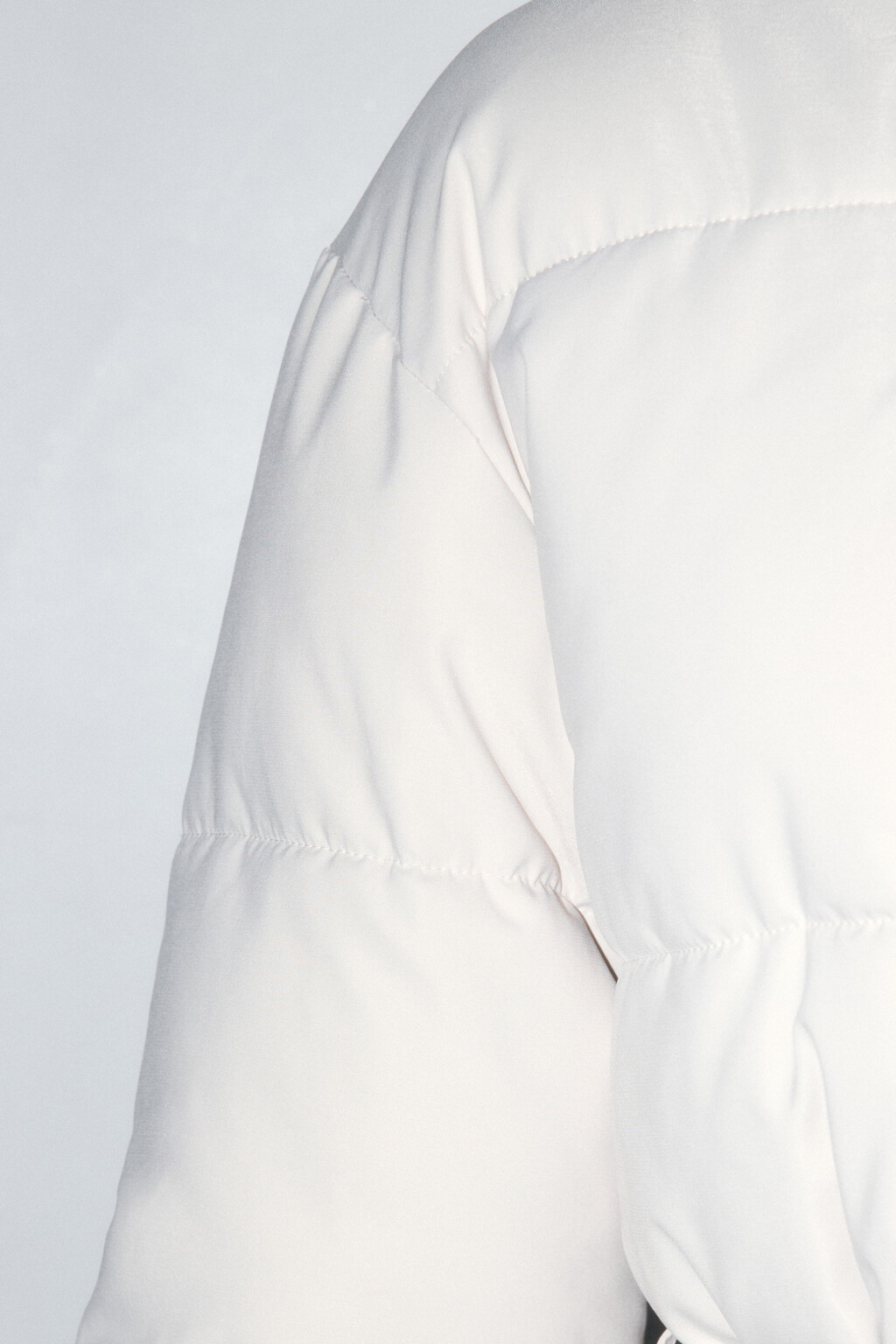 Куртка стеганая с капюшоном и поясом - цвет молочный - 8