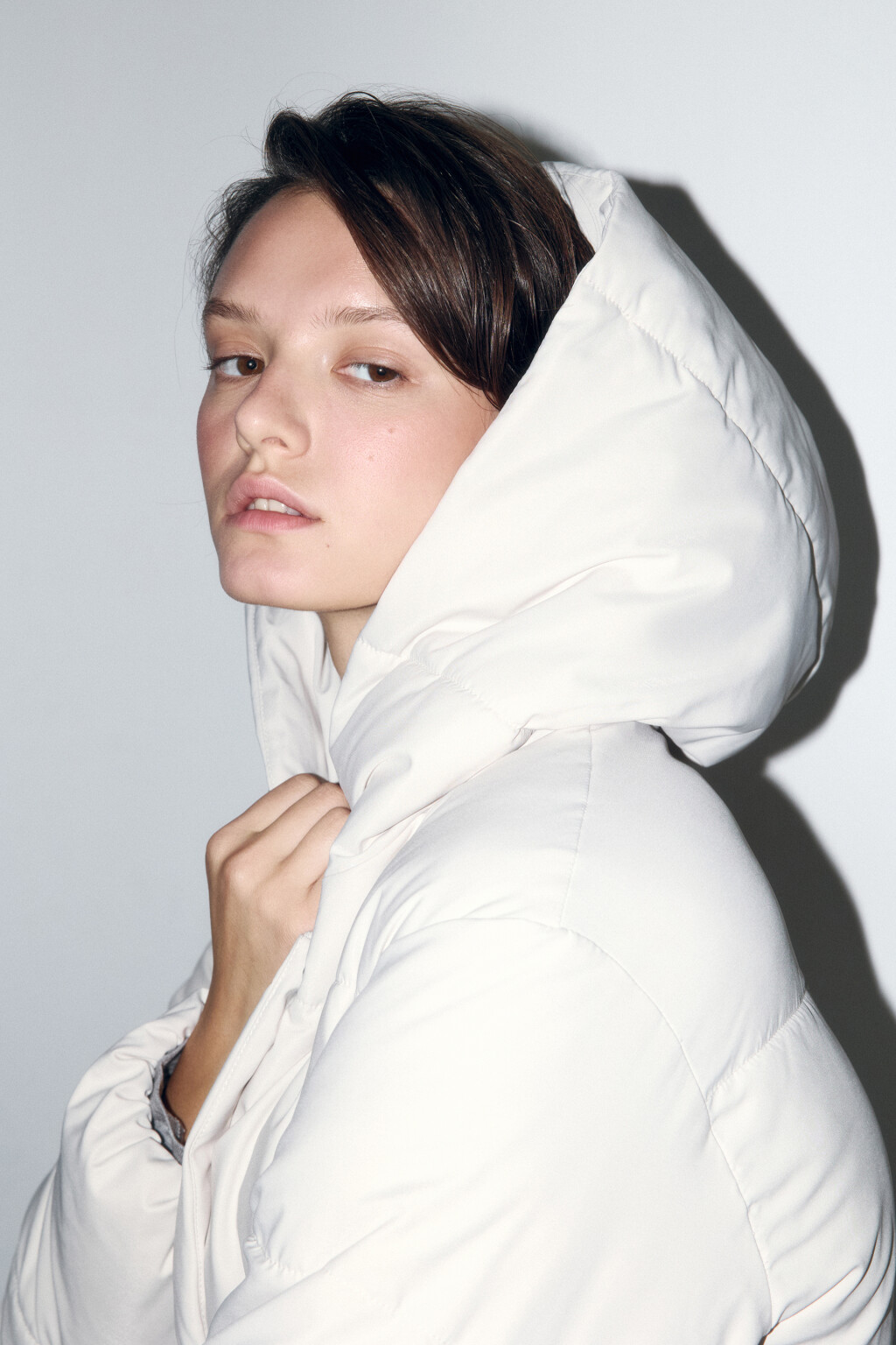 Куртка стеганая с капюшоном и поясом - цвет молочный - 10