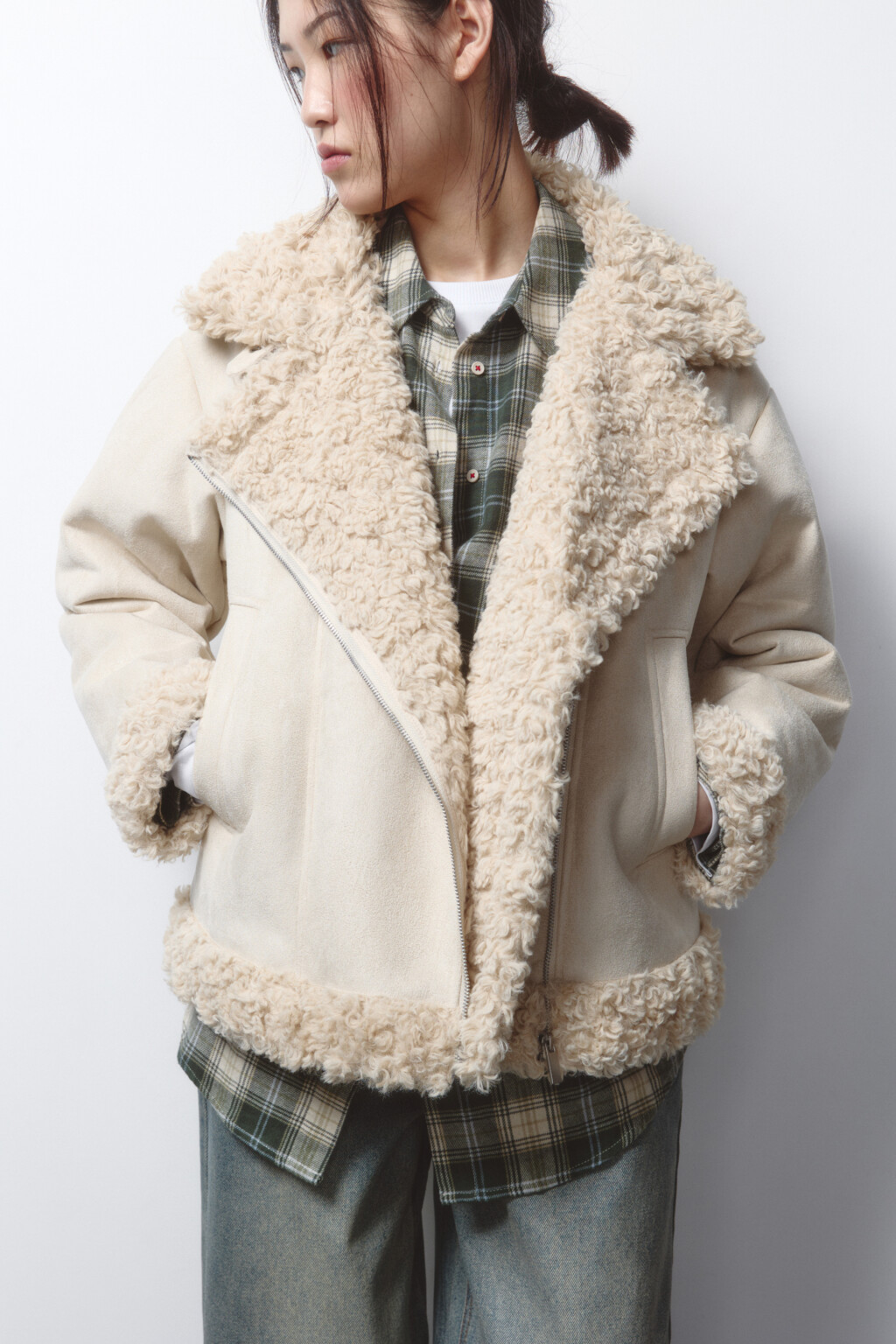 Дубленка из искусственной замши с отделкой - цвет бежевый - 4