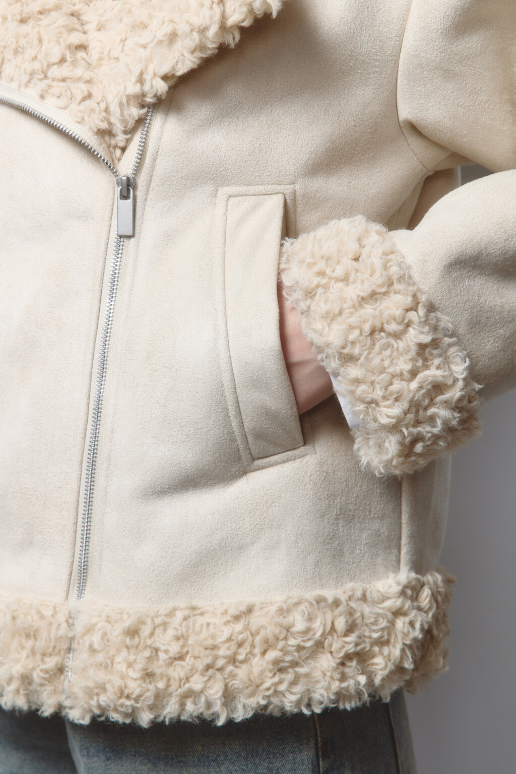 Дубленка из искусственной замши с отделкой - цвет бежевый - 7