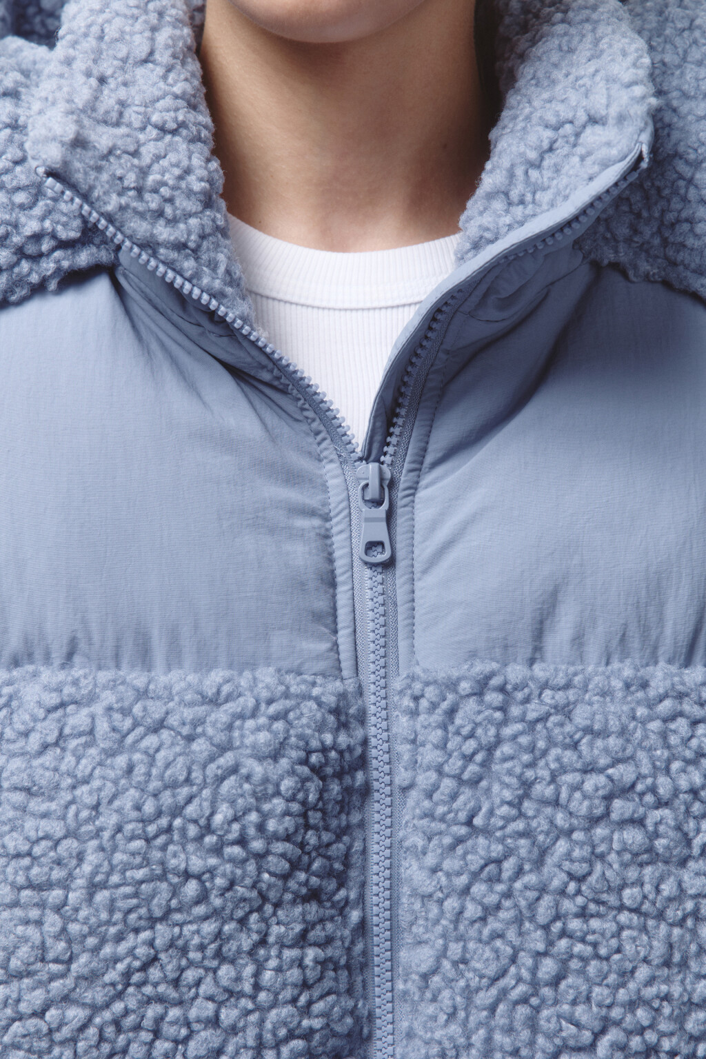 Куртка стеганая из искусственного меха с кокеткой - цвет голубой - 6