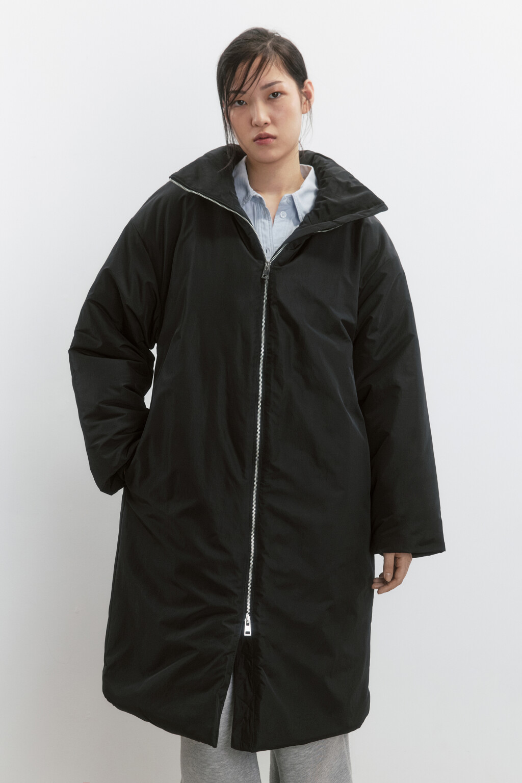 Пальто утепленное с воротником-стойкой - цвет черный - 2