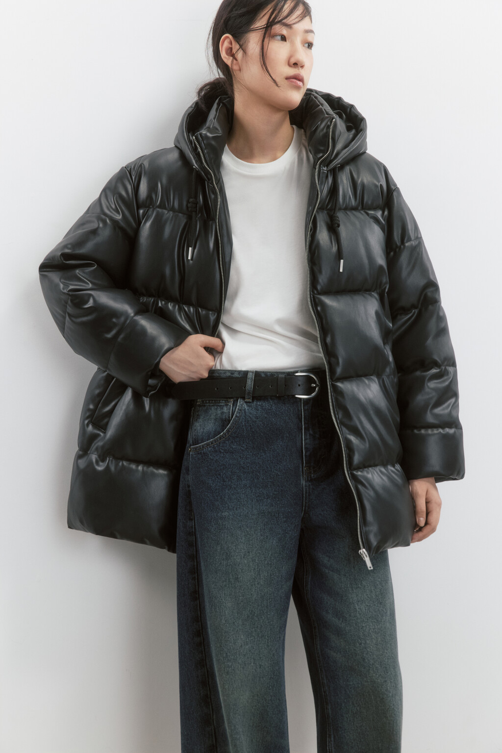 Куртка из искусственной кожи с капюшоном - цвет черный - 1