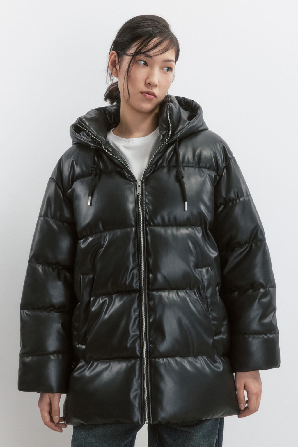 Куртка из искусственной кожи с капюшоном - цвет черный - 3