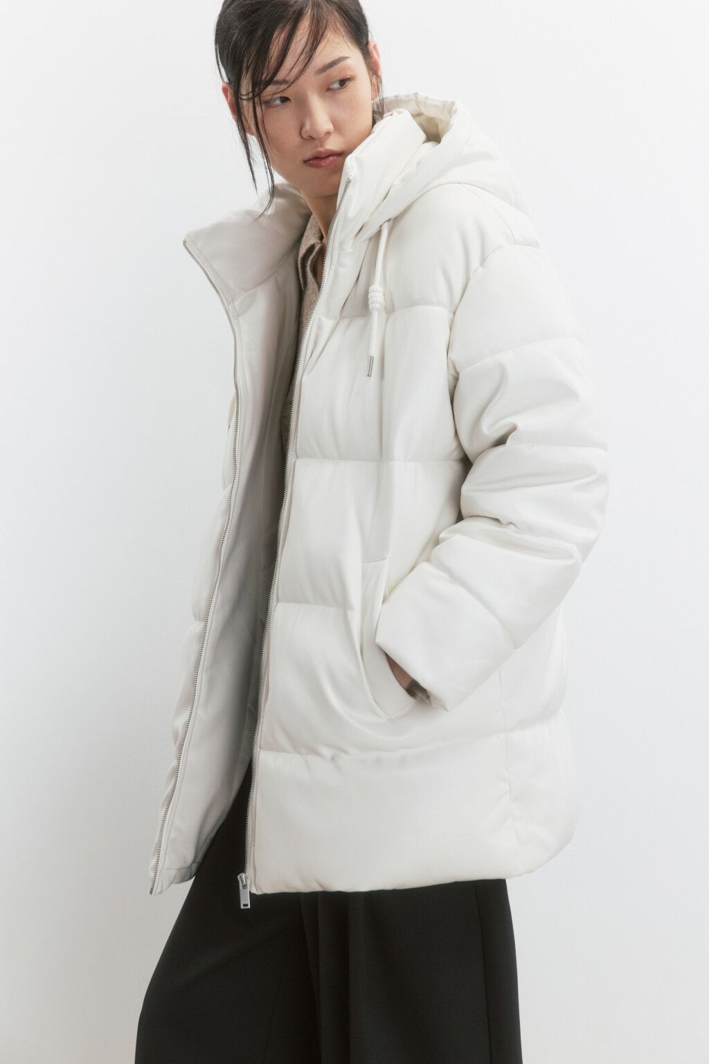 Куртка из искусственной кожи с капюшоном - цвет молочный - 2