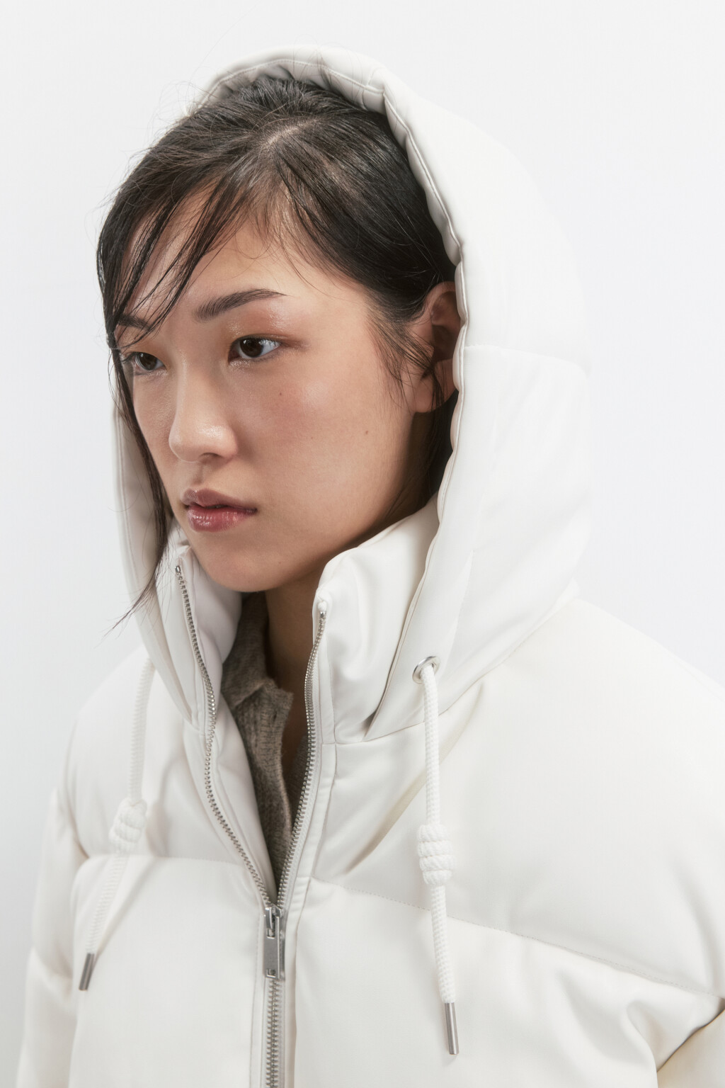 Куртка из искусственной кожи с капюшоном - цвет молочный - 8