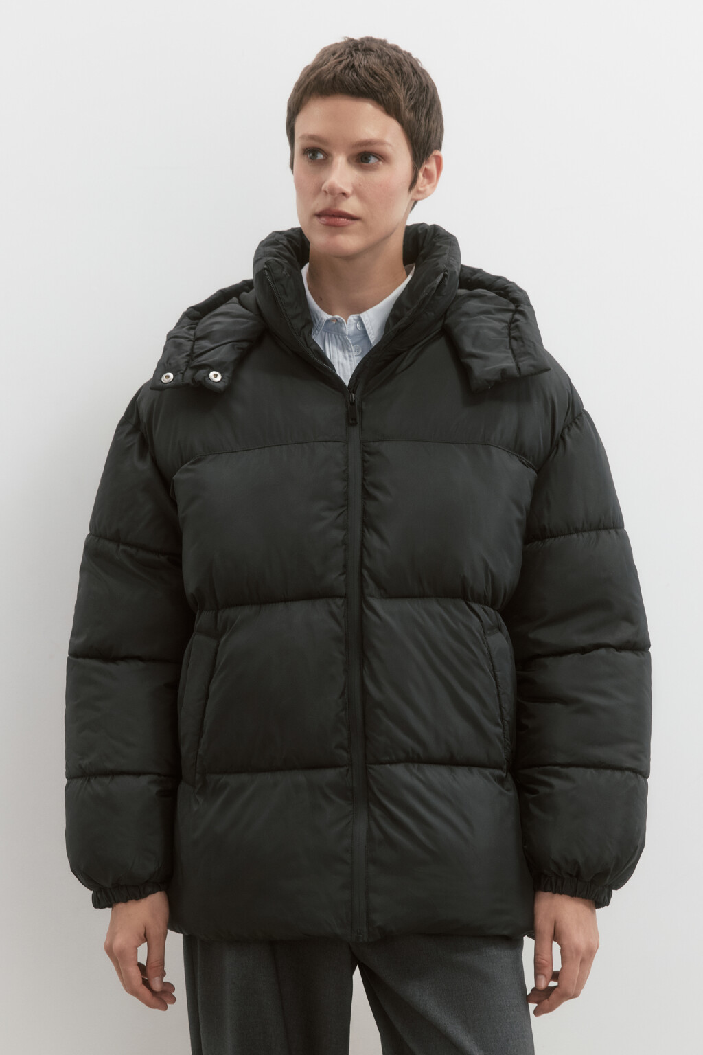Куртка стеганая теплая с капюшоном - цвет черный - 2