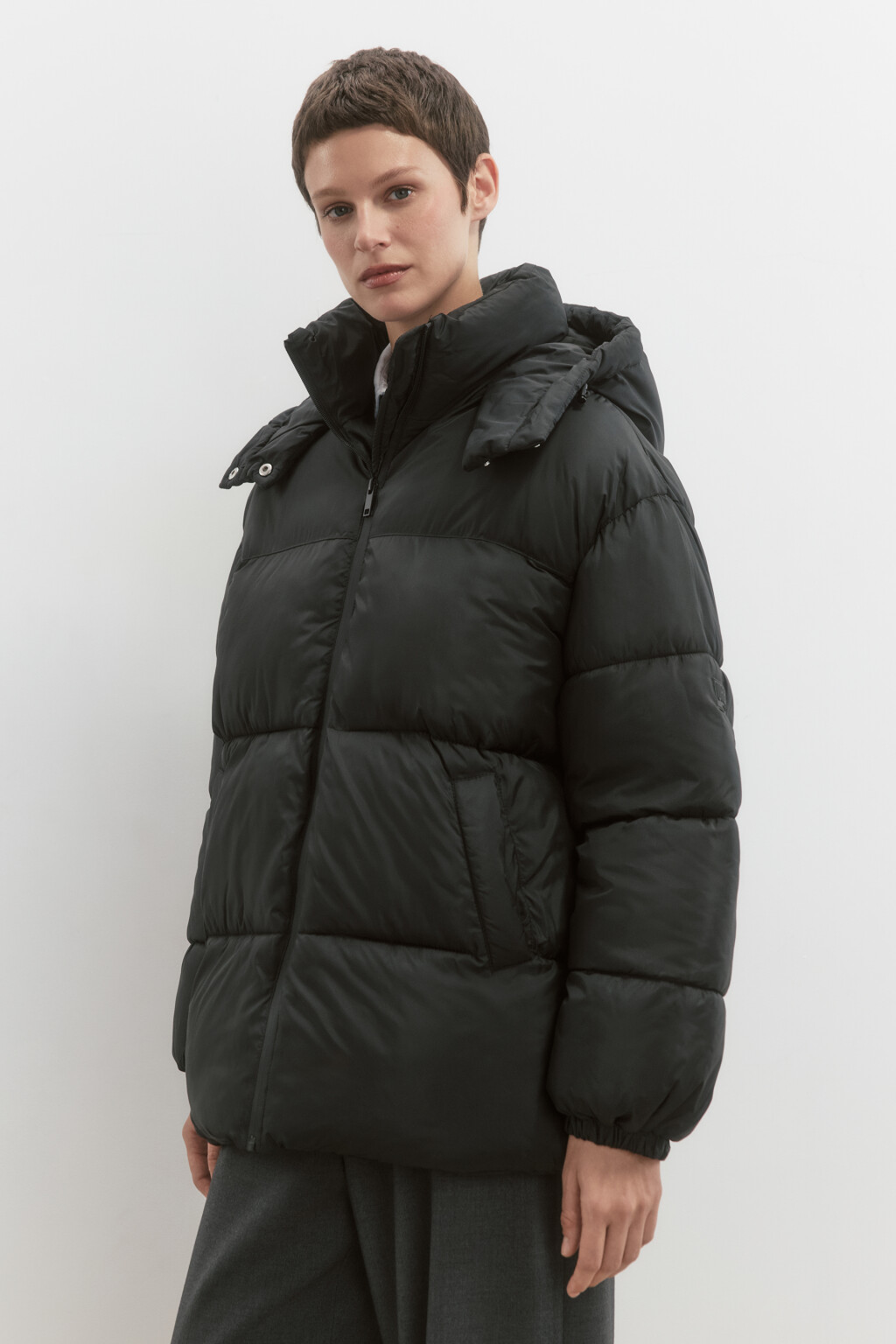 Куртка стеганая теплая с капюшоном - цвет черный - 3