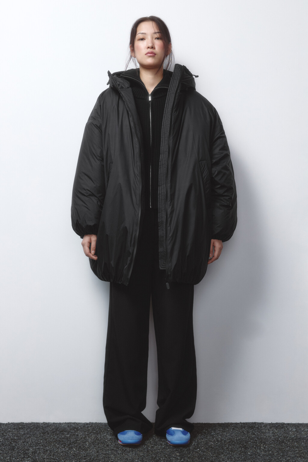 Куртка-бомбер oversize удлиненная с капюшоном - цвет черный - 5