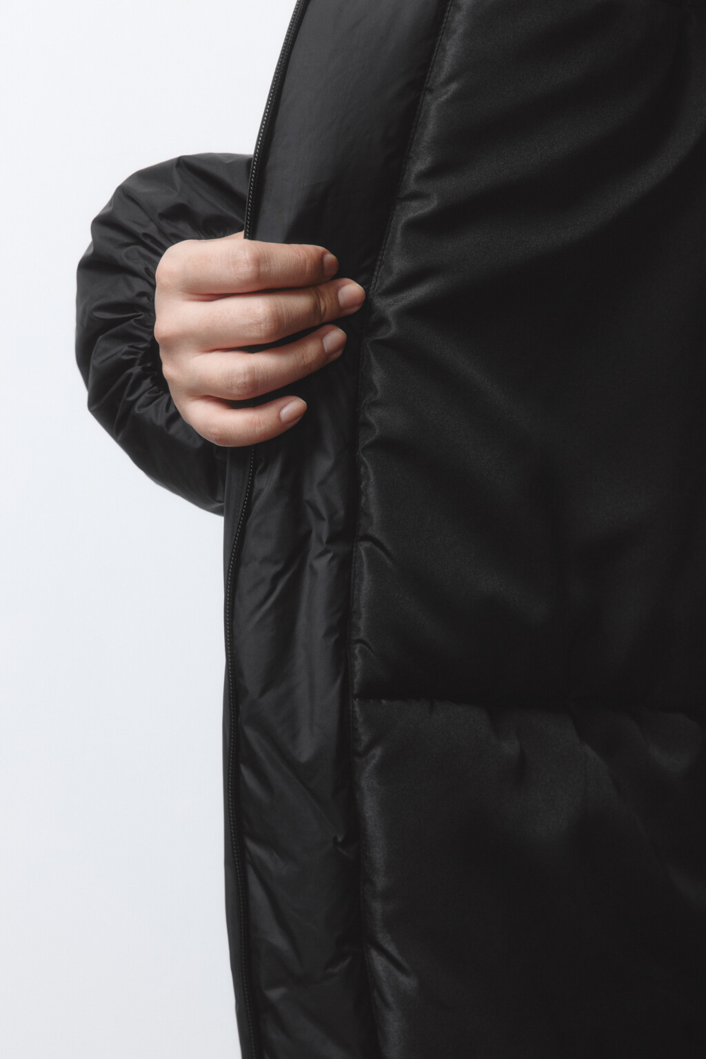 Куртка-бомбер oversize удлиненная с капюшоном - цвет черный - 8