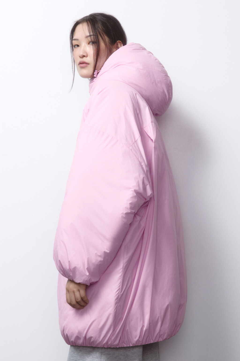 Куртка-бомбер oversize удлиненная с капюшоном - цвет розовый - 4