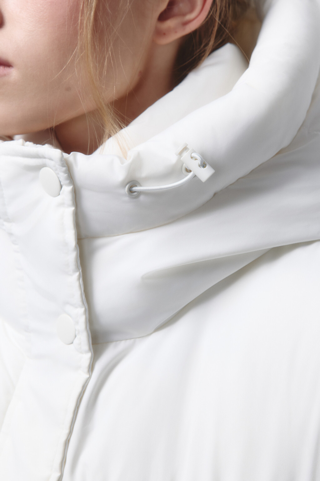 Пальто стеганое с утепленным капюшоном - цвет молочный - 8