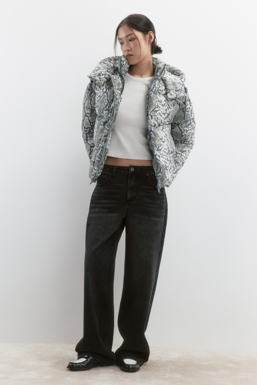 Куртка стеганая с анималистическим принтом - цвет серый - 5