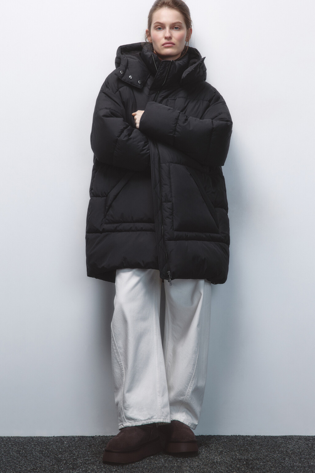 Куртка стеганая удлиненная с капюшоном - цвет черный - 1