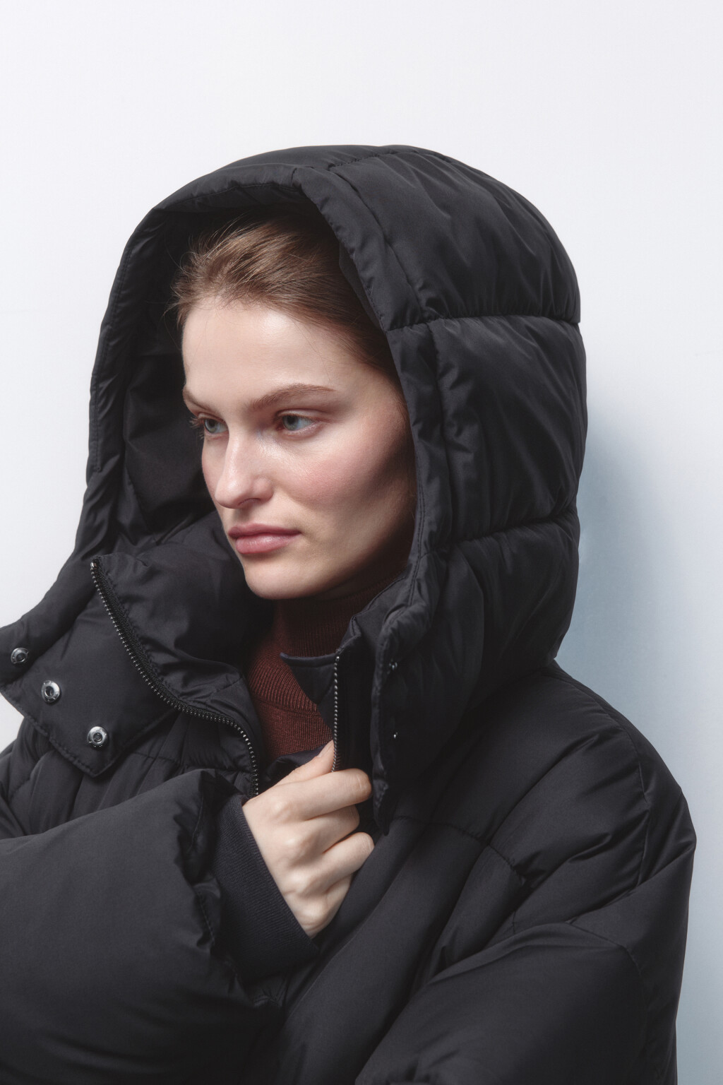 Куртка стеганая удлиненная с капюшоном - цвет черный - 7