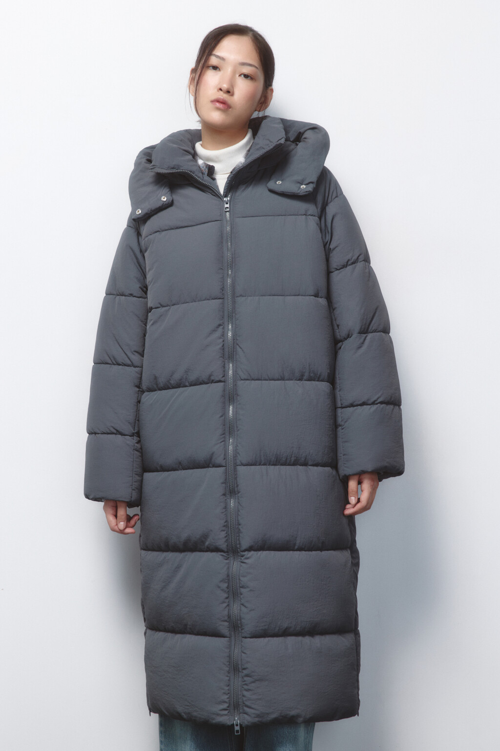 Пальто стеганое с капюшоном и воротником-стойкой - цвет серый - 2