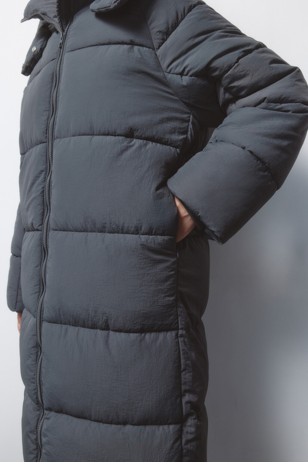 Пальто стеганое с капюшоном и воротником-стойкой - цвет серый - 7