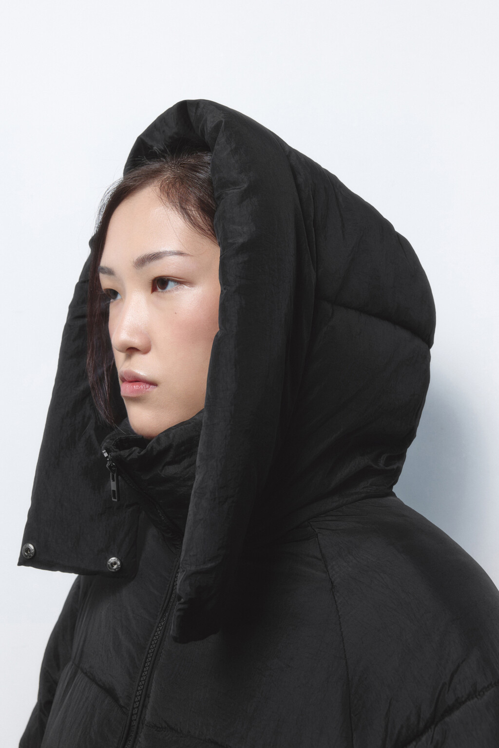 Пальто стеганое с капюшоном и воротником-стойкой - цвет черный - 6