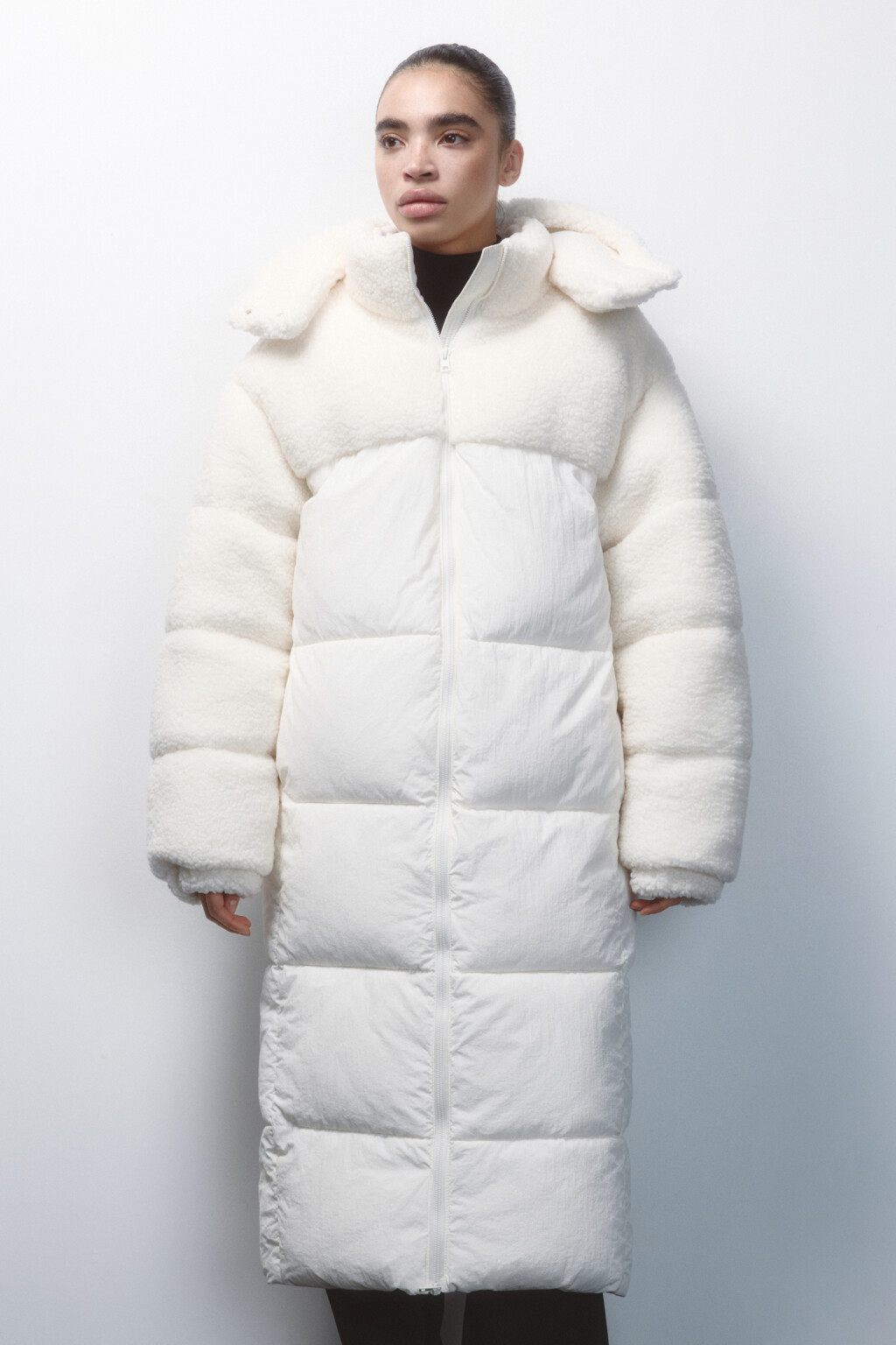 Куртка стеганая с кокеткой из искусственного меха - цвет молочный - 9
