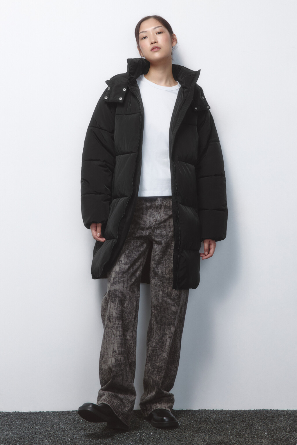 Куртка стеганая удлиненная с капюшоном - цвет черный - 5