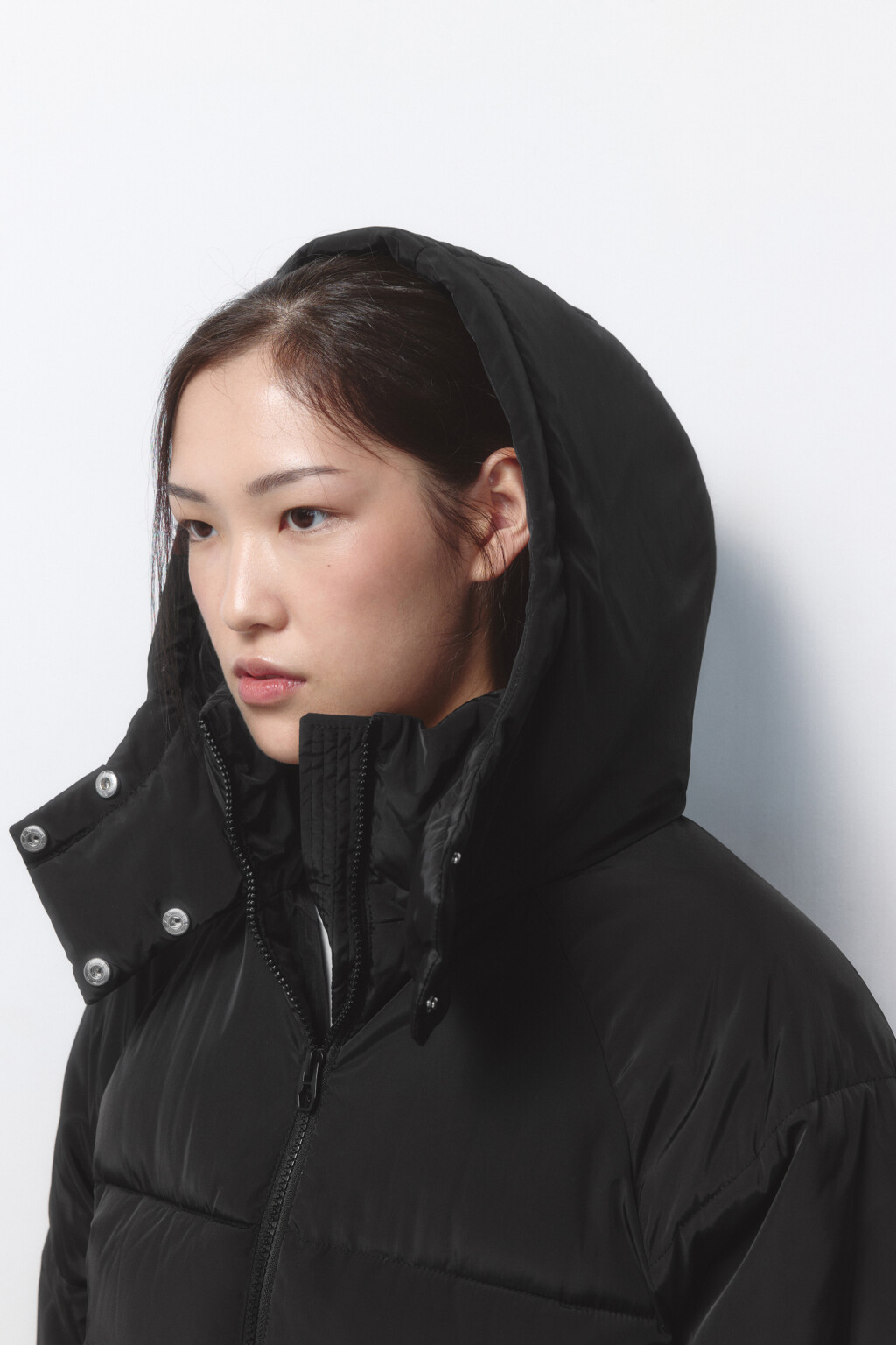 Куртка стеганая удлиненная с капюшоном - цвет черный - 7