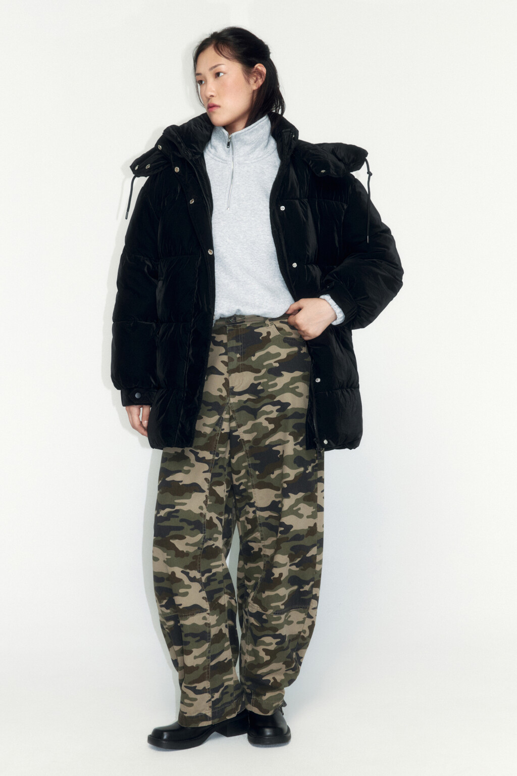 Куртка стеганая удлиненная со съемным капюшоном - цвет черный - 5