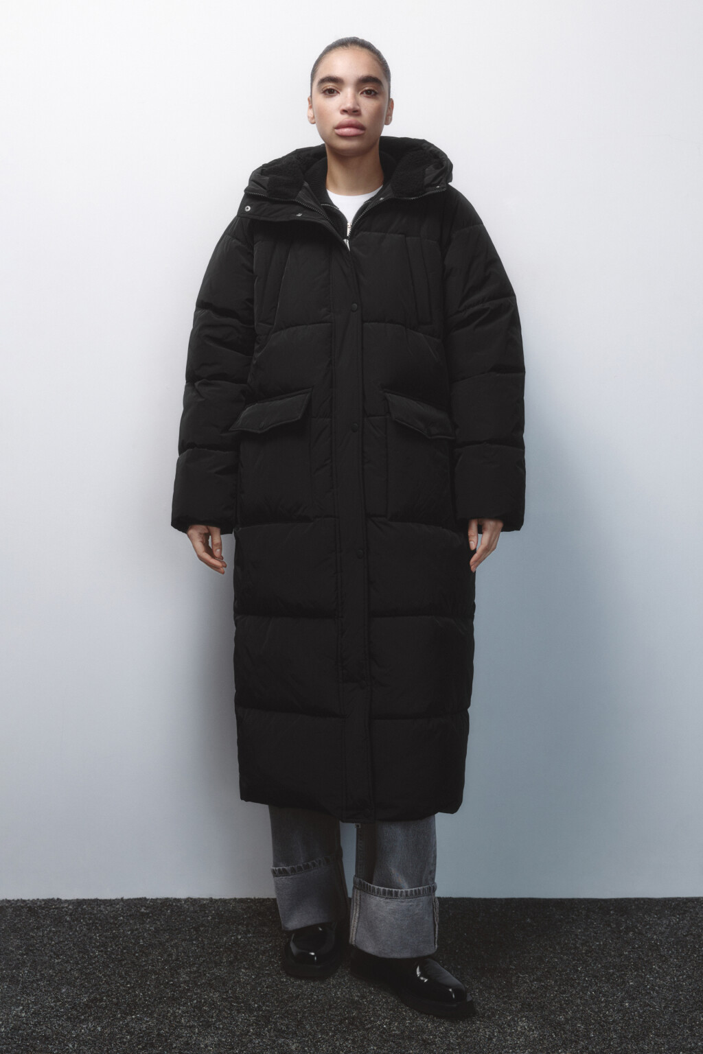 Куртка стеганая с подкладкой из искусственного меха - цвет черный - 2