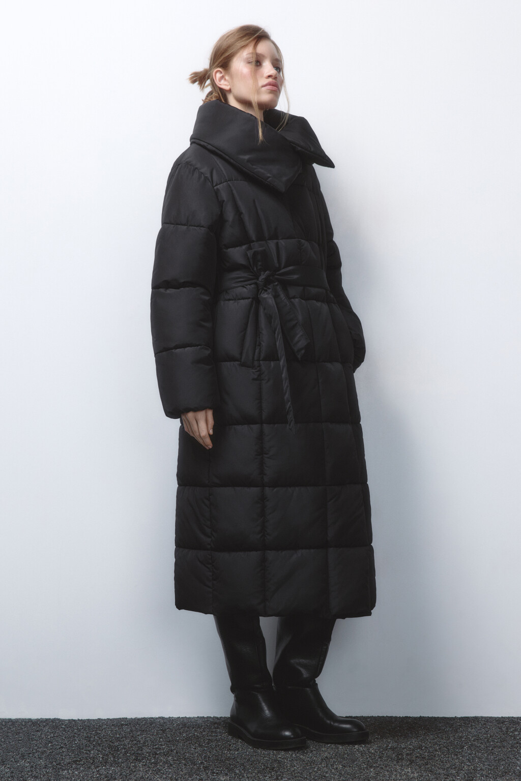 Куртка длинная стеганая с поясом - цвет черный - 5