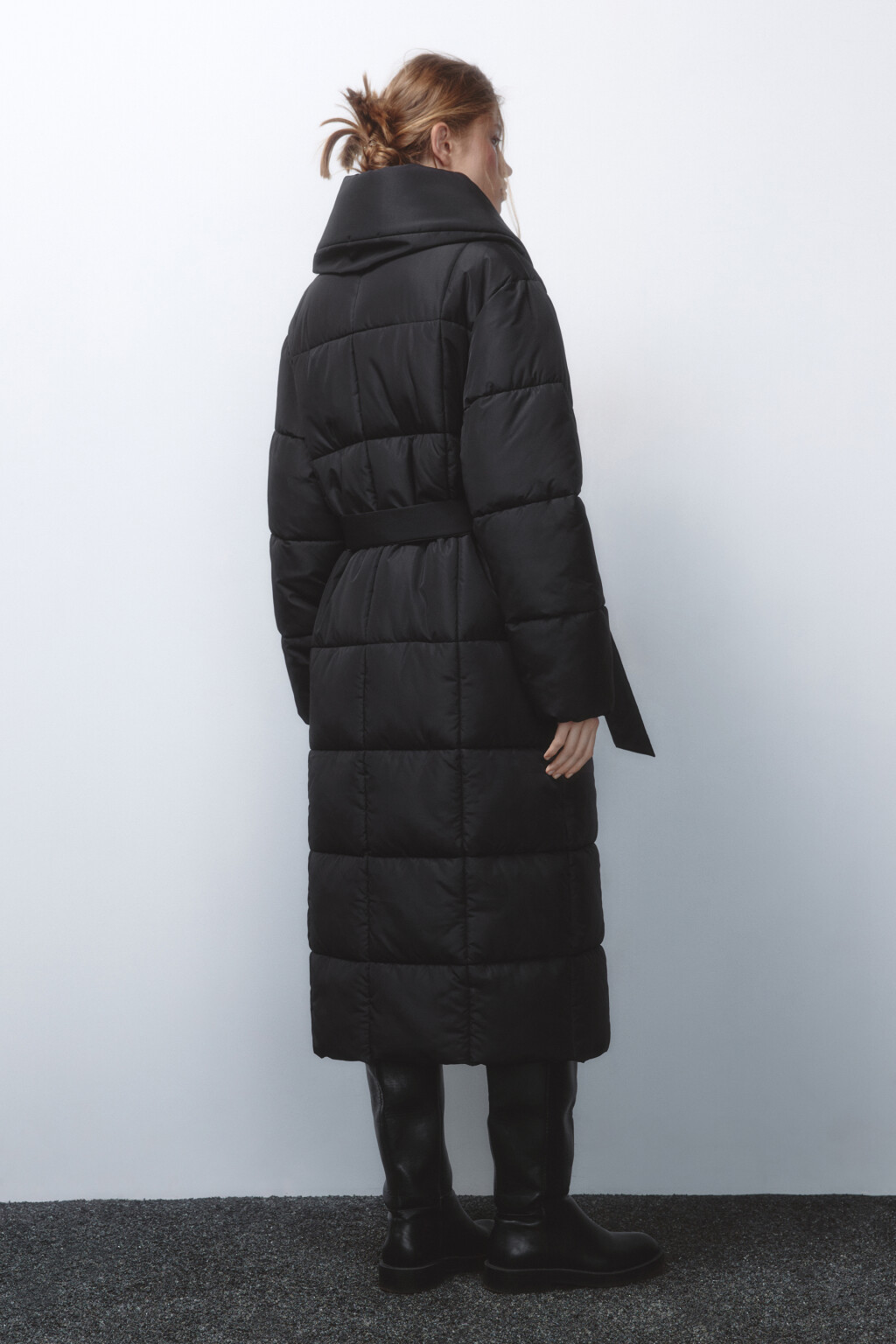 Куртка длинная стеганая с поясом - цвет черный - 6