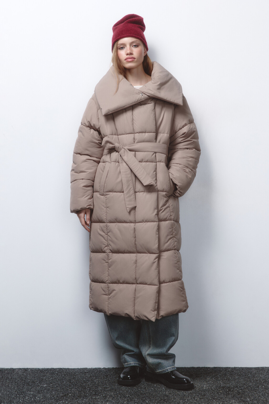 Куртка длинная стеганая с поясом - цвет коричневый - 2
