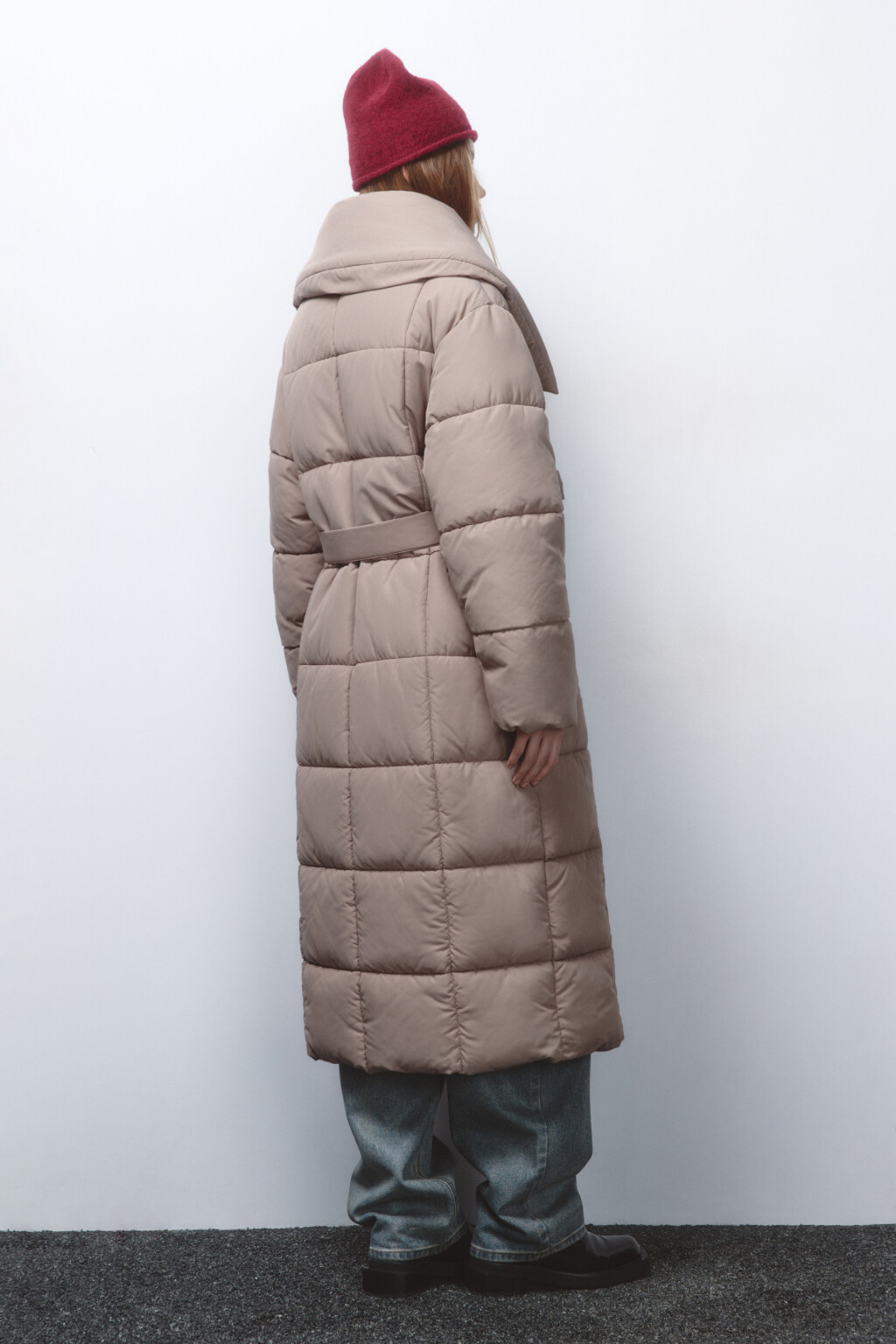 Куртка длинная стеганая с поясом - цвет коричневый - 4