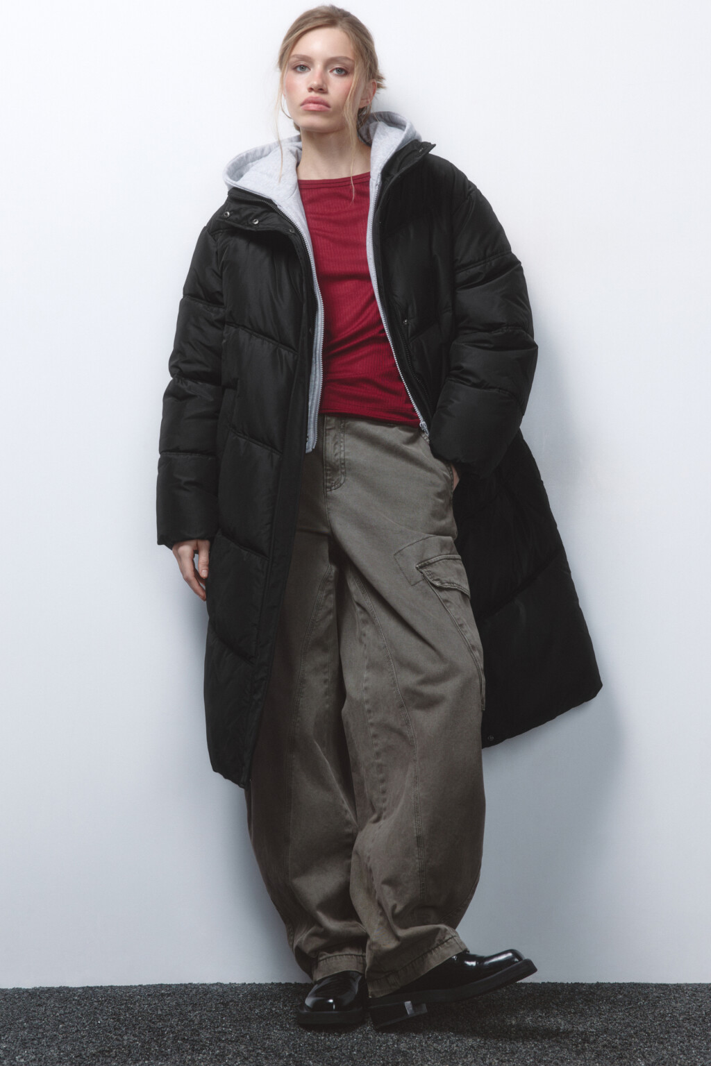 Куртка длинная стеганая с трикотажным капюшоном - цвет черный - 1