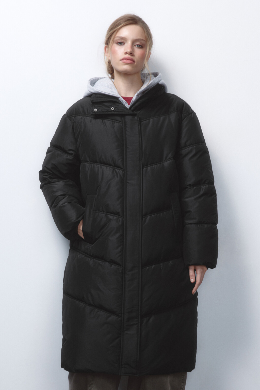 Куртка длинная стеганая с трикотажным капюшоном - цвет черный - 11