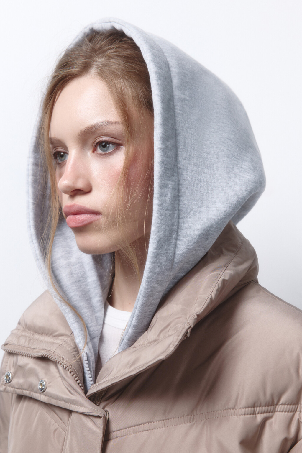 Куртка длинная стеганая с трикотажным капюшоном - цвет коричневый - 9