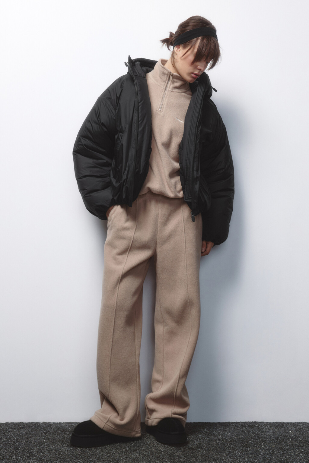 Куртка короткая утепленная с капюшоном - цвет черный - 5