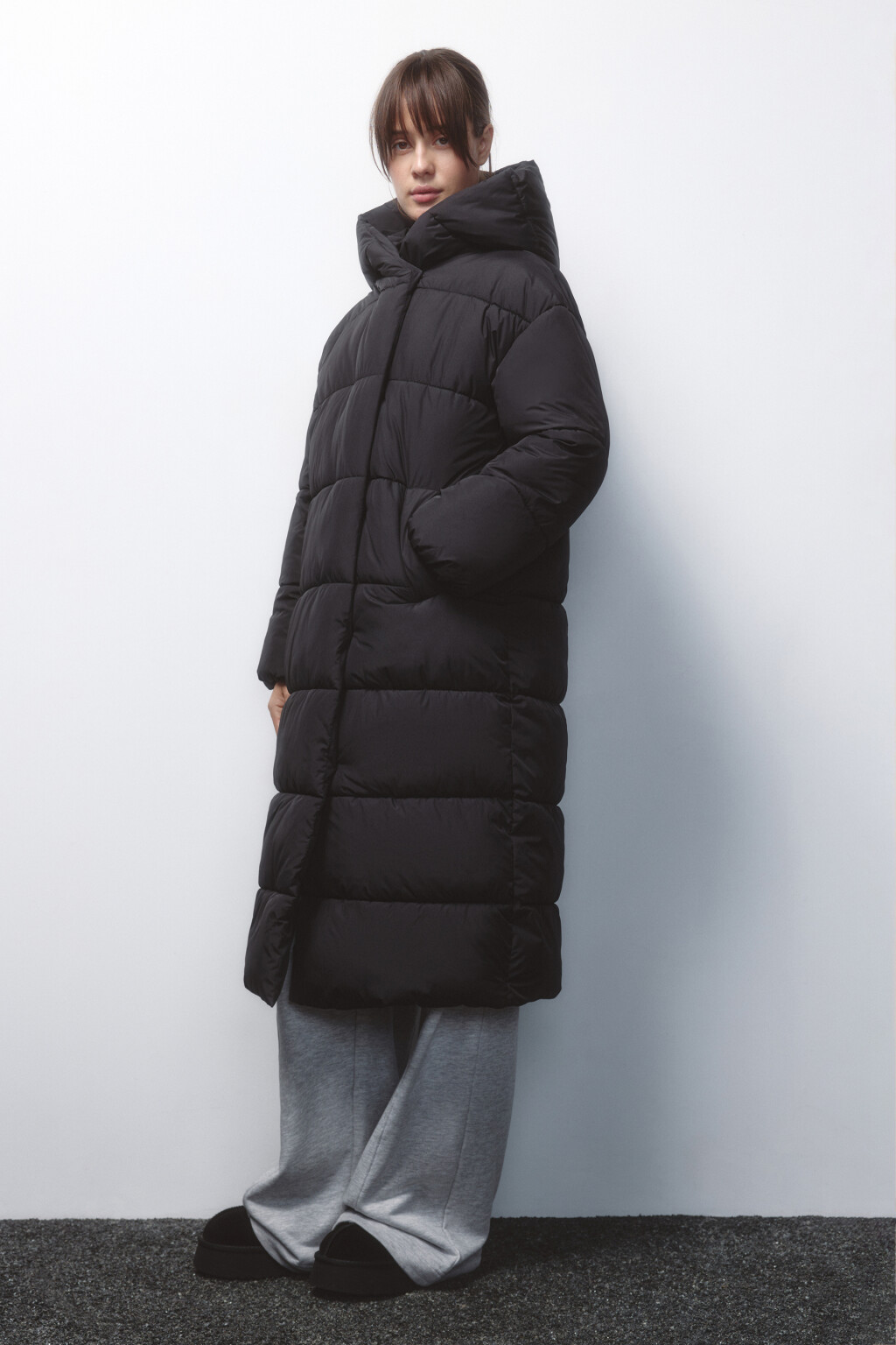 Пальто стеганое утепленное с капюшоном - цвет черный - 4