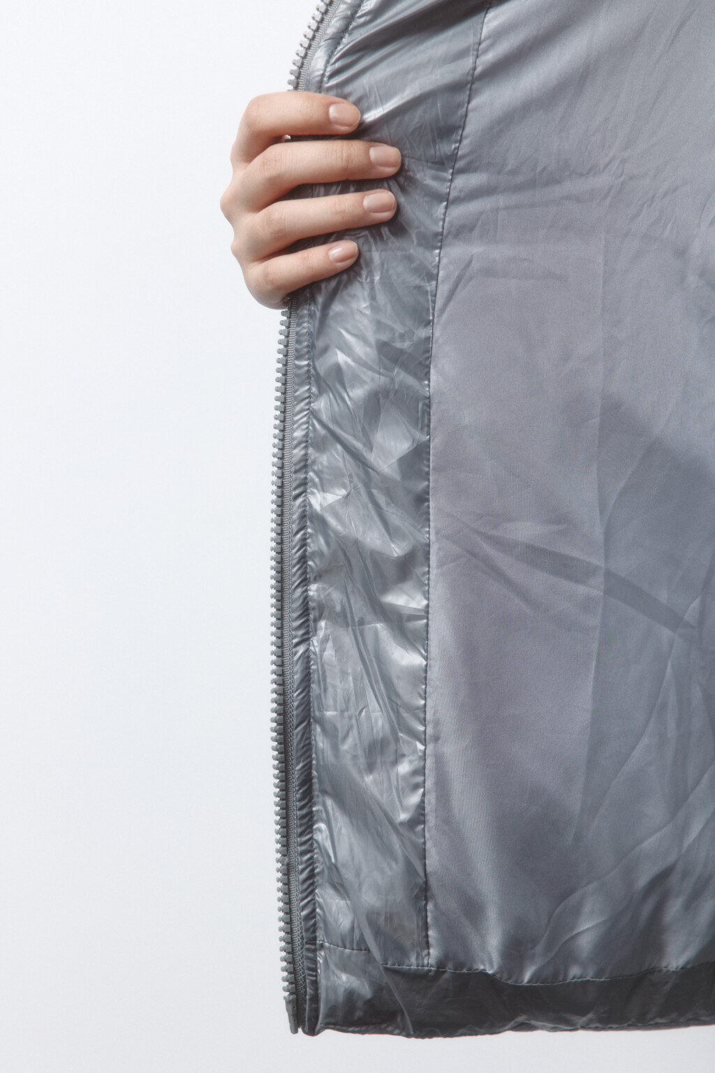 Куртка с капюшоном стеганая из блестящей ткани - цвет серый - 8