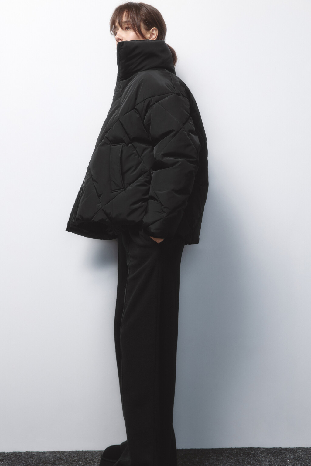 Куртка стеганая короткая с воротником-стойкой - цвет черный - 1