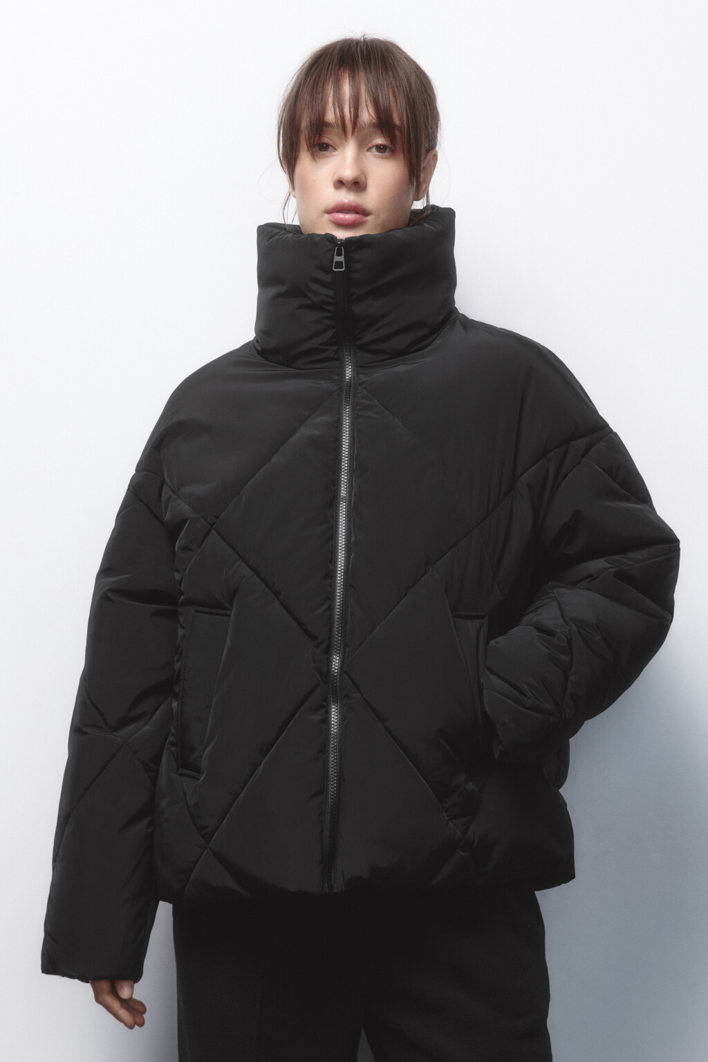 Куртка стеганая короткая с воротником-стойкой - цвет черный - 2