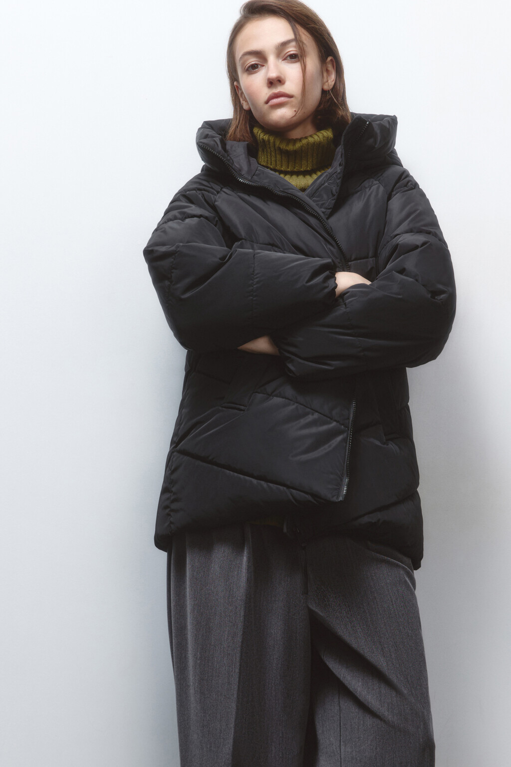 Куртка стеганая с широким воротником и капюшоном - цвет черный - 1